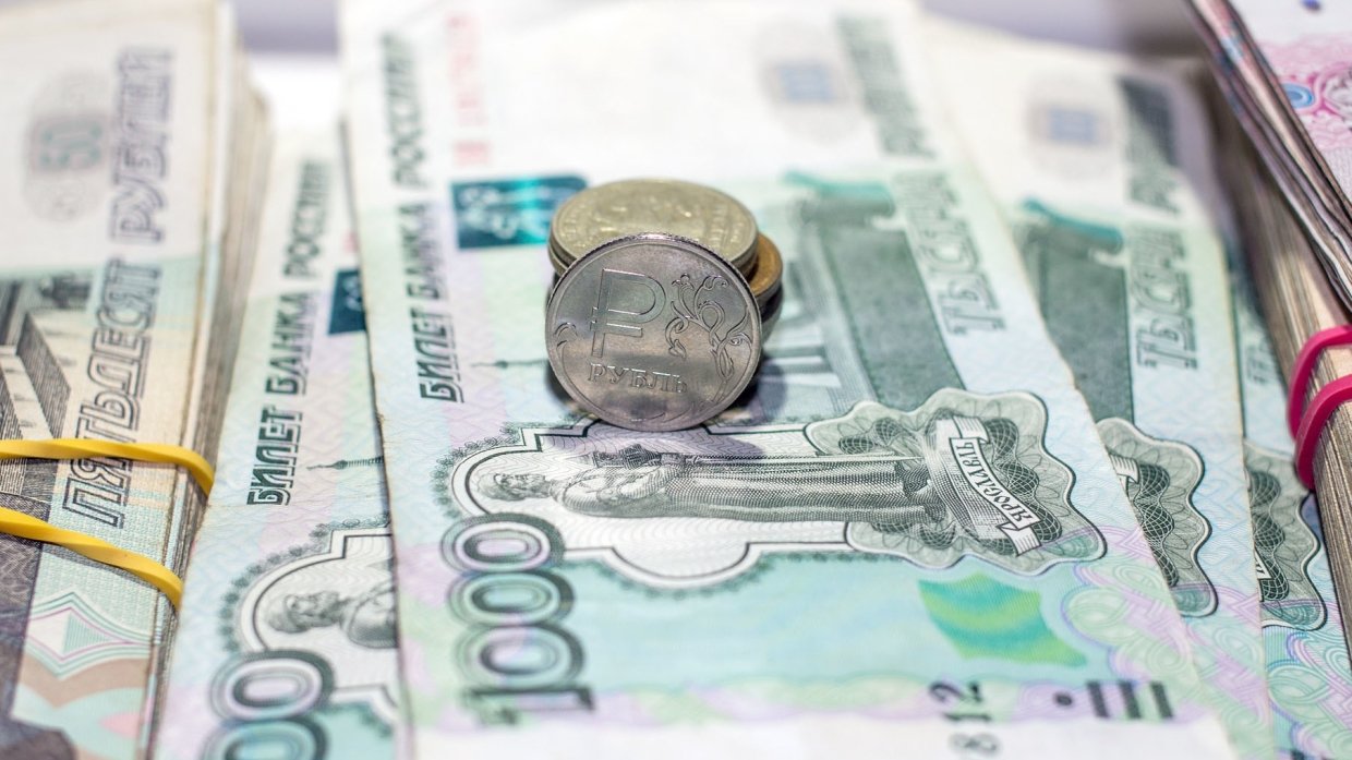 Малоимущим должникам в РФ предлагают сохранить прожиточный минимум