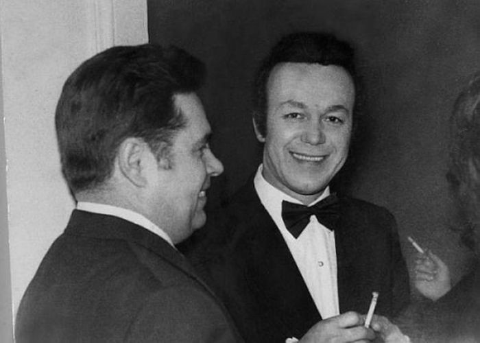 И. Кобзон и хозяин "Елисеевского" — Соколов Ю. К., 1970–е годы, СССР известные, люди, фото