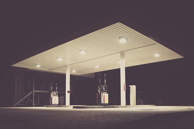 Как экономить на&nbsp;бензине: 10 полезных лайфхаков