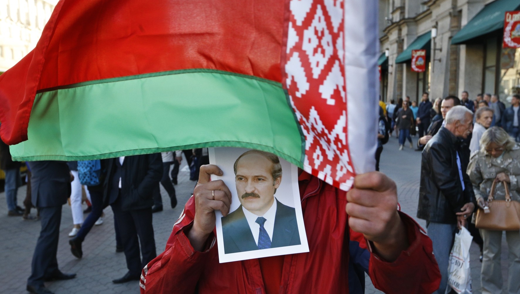 Белорусы высказались, как им жилось в 90-х, когда Лукашенко пришел к власти