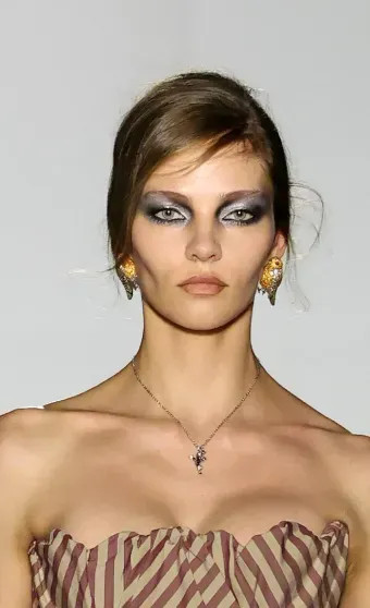 Алеся Кафельникова вышла на подиум показа Vivienne Westwood в рамках Недели моды в Париже Кафельникова, вышла, подиум, также, которая, показе, платье, этого, рамках, Westwood, Vivienne, подряд, Осенью, домом, например, модным, дефилировала, сотрудничает, Российская, сезон