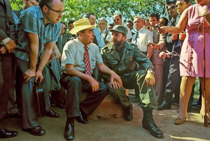 Генеральный секретарь ЦК КПСС Леонид Брежнев и премьер-министр Революционного правительства Республики Куба Фидель Кастро.