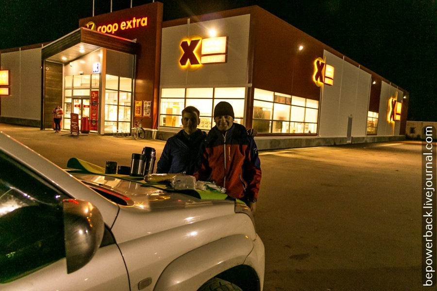 Как прокатиться по самой дорогой стране мира и не остаться без штанов? Как прокатиться по самой дорогой стране мира и не остаться без штанов? авто и мото,путешествия