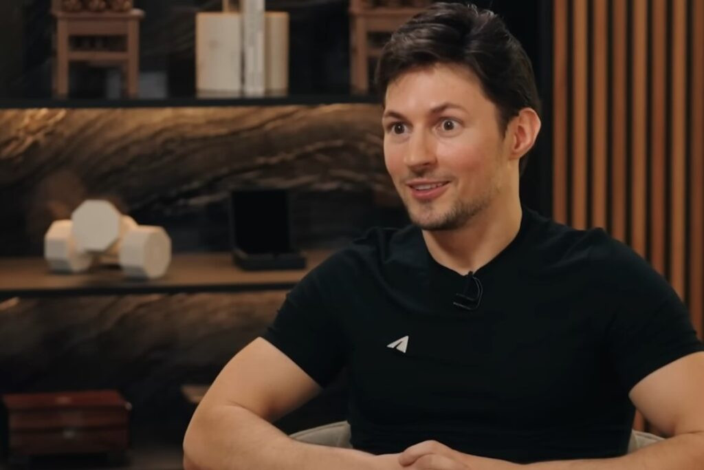 Дуров ответил WhatsApp*, назвав работу мессенджера мошенничеством