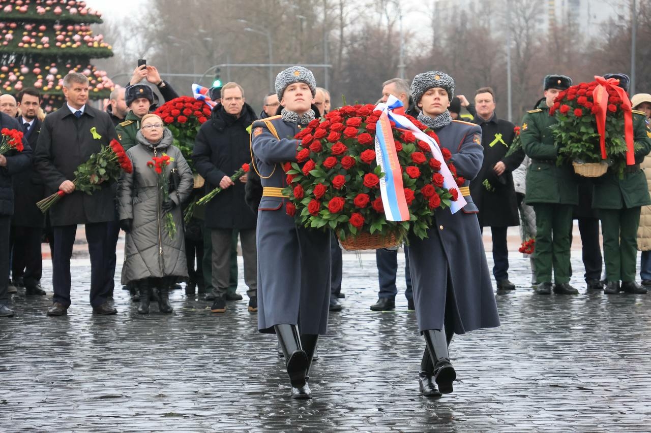 80 летие со дня прорыва блокады. 80 Летие прорыва блокады Ленинграда. 80 Летие прорыва блокады Ленинграда 2023. Возложение цветов. Возложение цветов в Питере.