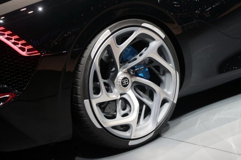 Как выглядит единственное в мире авто за 825 000 000 рублей Как выглядит единственное в мире авто за 825 000 000 рублей автомобили