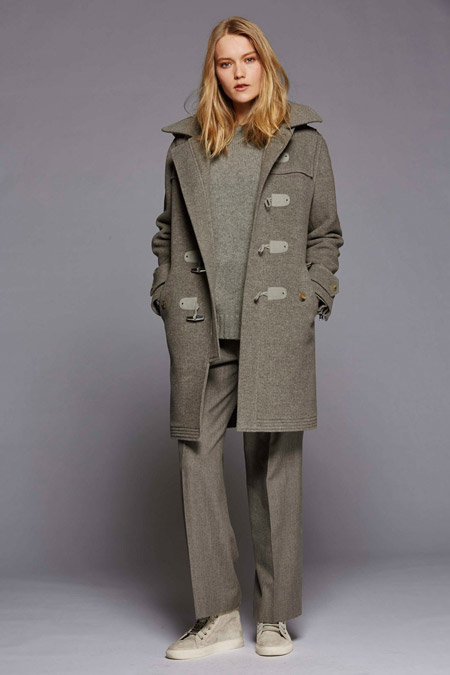 Модель в сером пальто с узорами от Polo Ralph Lauren - модные пальто осень 2016, зима 2017