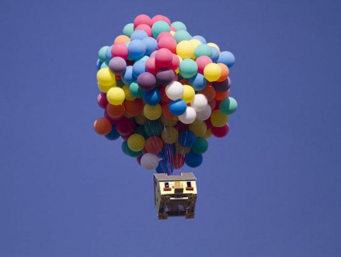 Полететь в небо на воздушных шарах: реальная версия летающего дома из мультфильма 