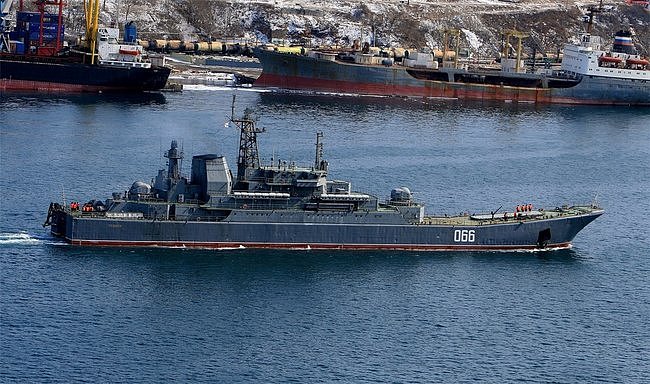 Корабли и суда ТОФ помогут экспедиции Русского географического общества на Курилы