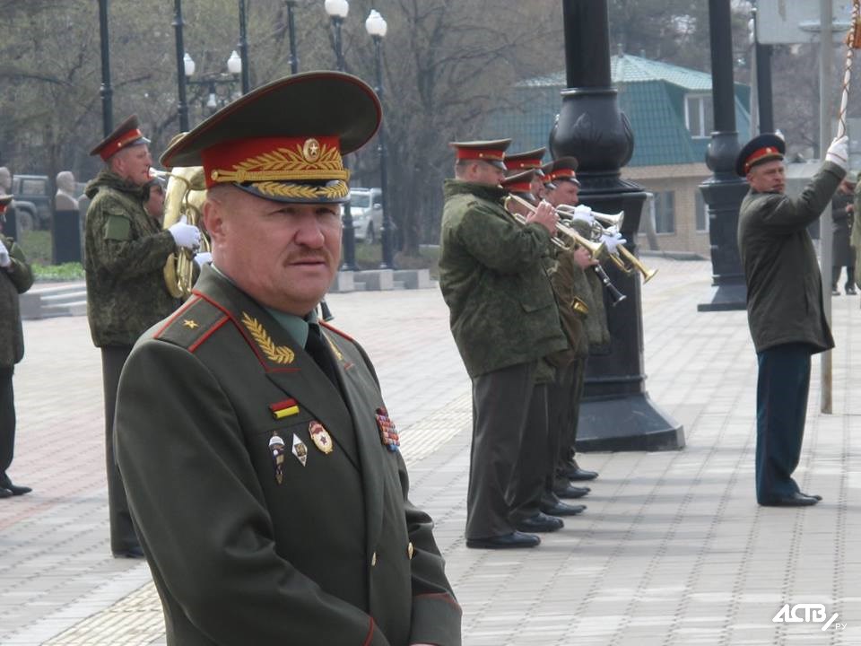 Макаревич командующий. Генерал-лейтенант Валерий Асапов. Астапов Валерий Григорьевич. Генерал майор Валерий Асапов. Генерал лейтенант Астапов Валерий Григорьевич.