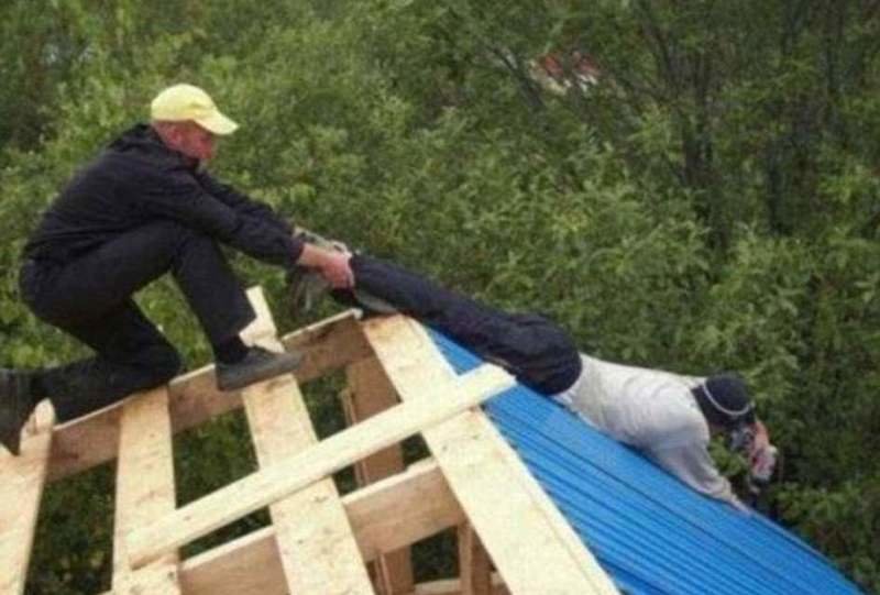 Дедка за репку авось пронесет, безалаберность, нарушение правил, нарушения, опасно, работнички, странные люди, техника безопасности
