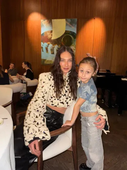 Жена главы Газпромбанка Андрея Акимова Даша Попова отдыхает с дочерью в Марокко Попова, Акимов, дочерьюДаша, также, данным, которая, Поповой, Андрея, Газпромбанка, слухам, своего, ПоповаДаша, вместе, соцсетях, спокойно, передвигаться, Европе, может, Например, недавно