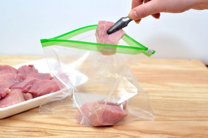 Как разморозить мясо быстро и без микроволновки, чтобы оно осталось вкусным