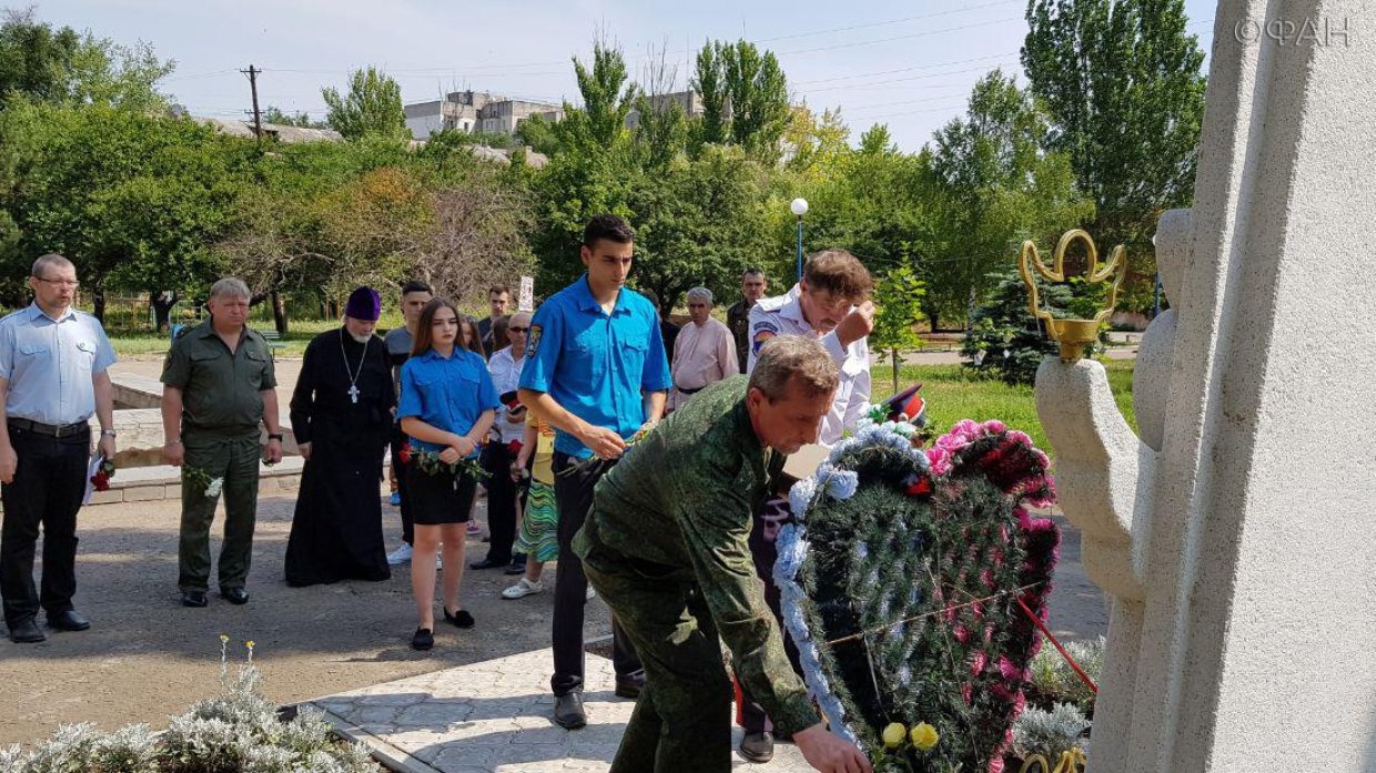 В Луганске прошла акция памяти погибших в результате авиаудара ВСУ по Старой Кондрашовке