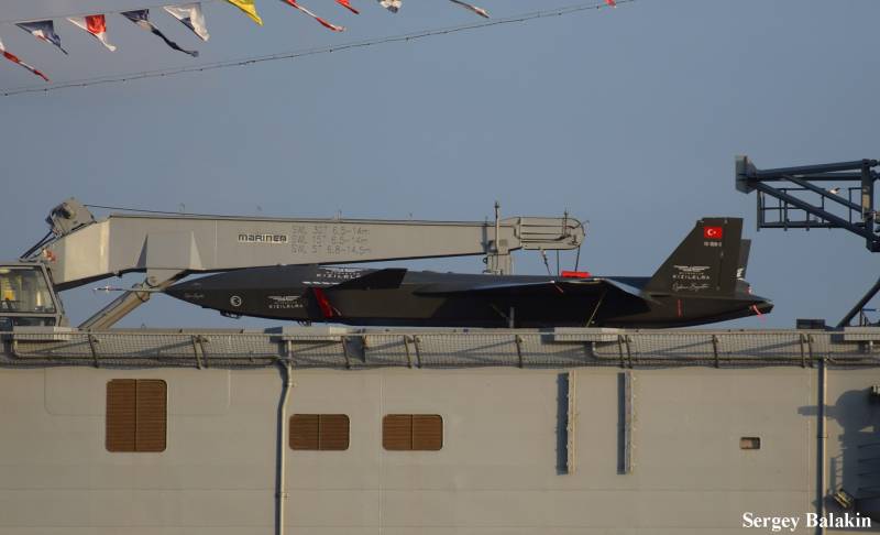 «Флагман Эрдогана» в Стамбуле вмф