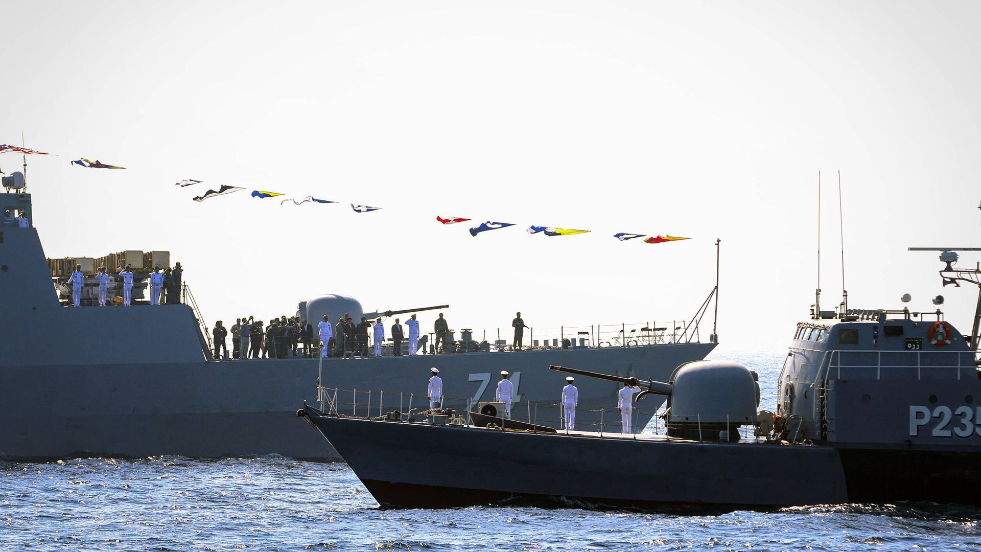 Иран направит боевые корабли к Панамскому каналу
