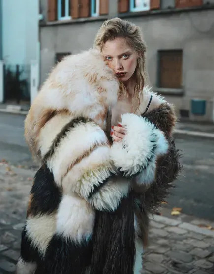 Российская модель приняла участие в показе Prada вместе с Беллой Хадид Алина, Миллер, Prada, подиум, МиллерАлина, Татьяна, снималась, брендов, вышла, сразу, заключила, контракт, показа, Милане, активно, агентством, девушка, портфолио, Дягилева, нулевых