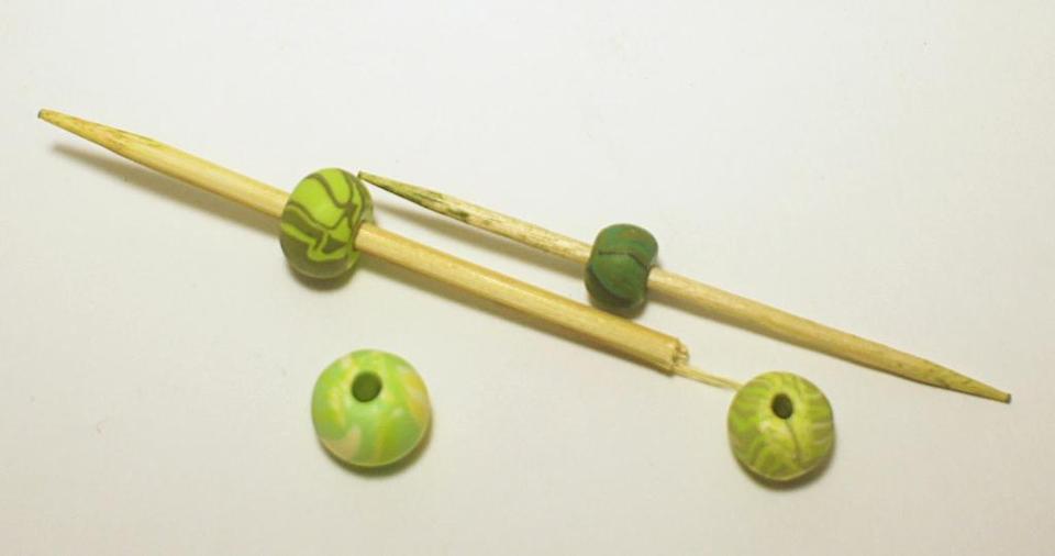 Отверстия в бусинках