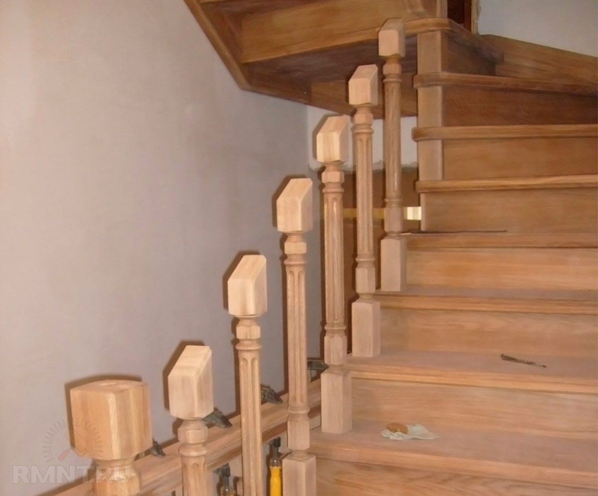 Как крепить балясины и перила: деревянная лестница своими руками