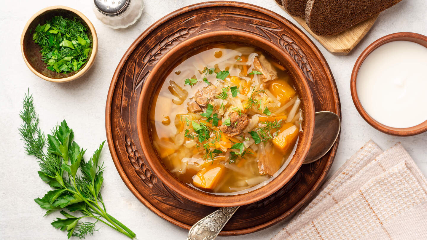 5  зимних супов: как согреваются от Грузии до Перу минут, кухни, бульон, добавить, перец, кипения, залить, блюдо, Варить, варить, следующие, снять, лПроцесс, водой, лавровый, символ, огурцы, рассол, Подавать, холодной