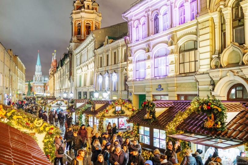 Сколько денег в залитой огнями новогодней Москве