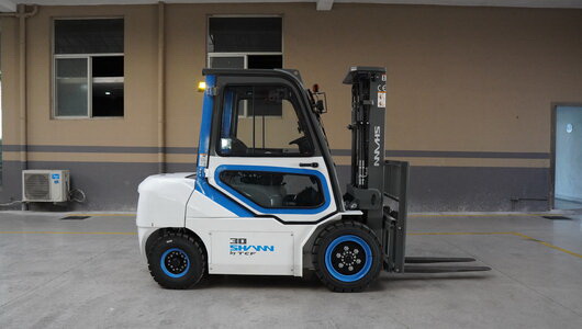 фото: SHANN выводит на рынок электромобильные погрузчики нового поколения