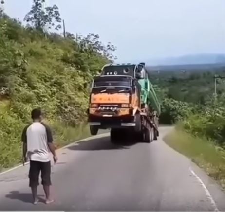 Может ли грузовик встать на «задние лапы»?