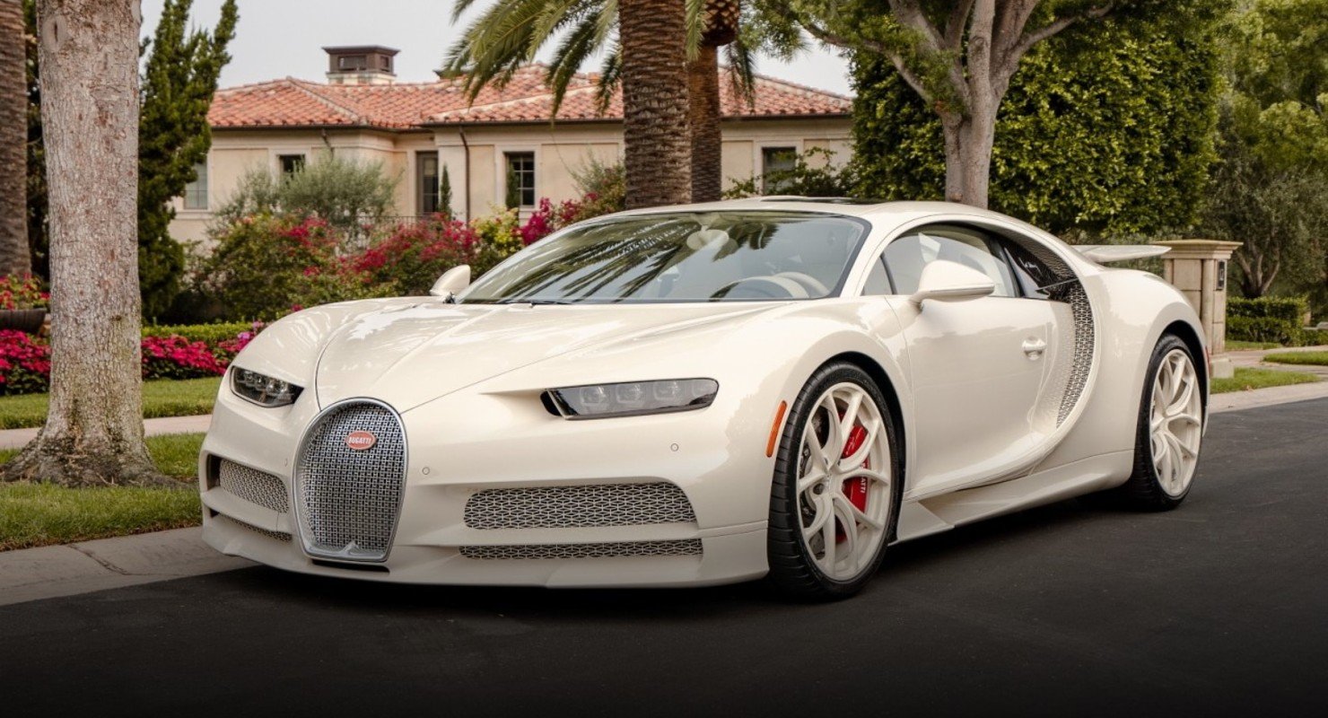 Как блогер Алекс Хирши чуть не разбила Bugatti Chiron