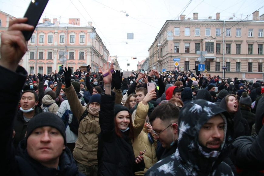 Политолог Мухин: поддержка Навального на митинге — результат массового психоза