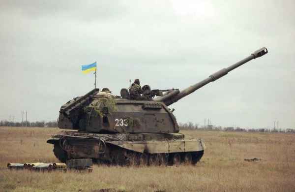 Украина выдвинула тяжёлую бронетехнику на боевые позиции