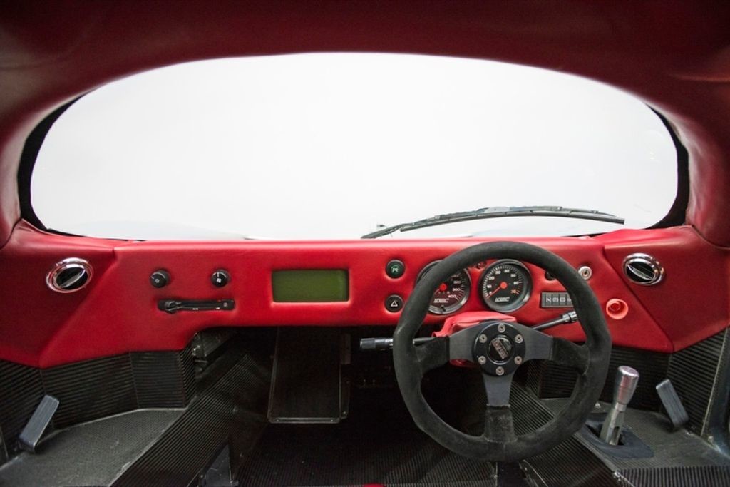 Красивый, но никому не нужный суперкар Lotec Mercedes-Benz C1000