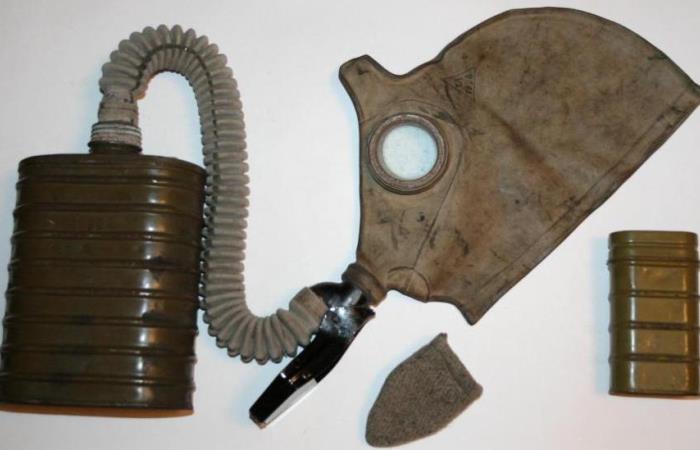 Для чего у противогаза Ш-1 на лбу имеется загадочный «рог»