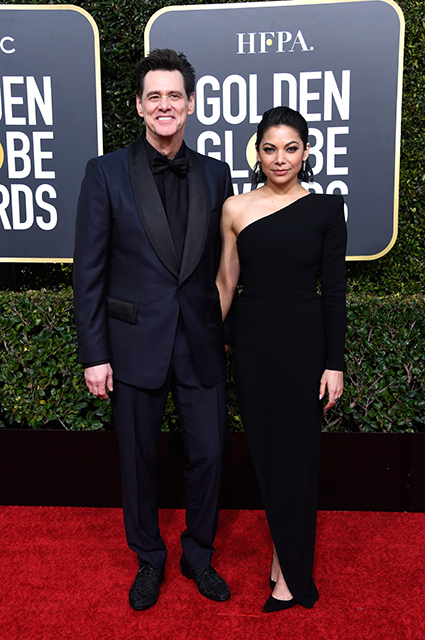 Джим Керри и Джинджер Гонзага расстались после нескольких месяцев романа Джим Керри и Джинджер Гонзага расстались после нескольких месяцев романа Звездные пары