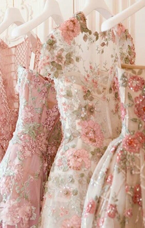 Еще одно лето: стильные платья с цветами Почувствовать, цветами, модели, многие, гарапнтируем, подборку, Посмотрите, внимание, вышитое, настоящей, платье, примерить, Достаточно, легко, очень, королевой, понравятся        