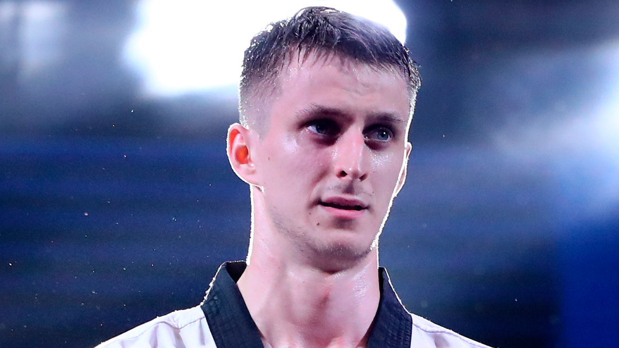 В РФ предложили запретить тратить детское пособие на сигареты и водку. События дня Общество