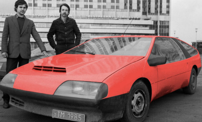 Советский изобреталь собрал в сарае автомобиль, опередивший время