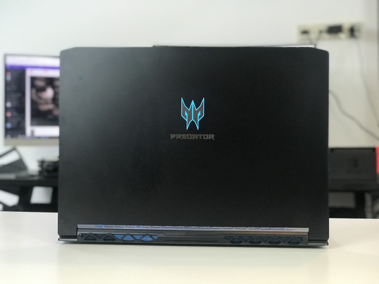 Acer Predator Triton 500 — холодная премиальная мощь ноутбуки