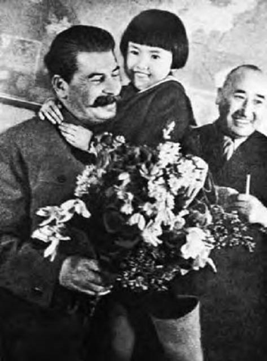 После ареста отца Геля писала письмо на имя Сталина, приложив ту самую знаменитую фотографию. Письмо осталось без ответа. 