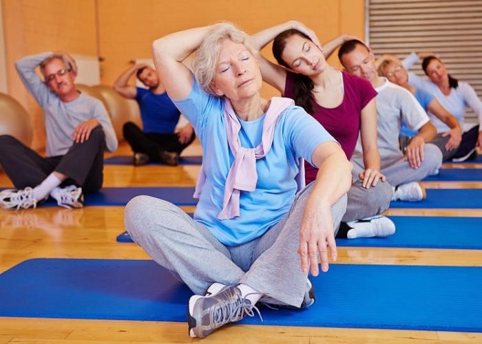 5 простых упражнений, которые избавят от неприятных особенностей, свойственных возрасту 45+ можно, несколько, секунд, вверх, давление, очень, является, yogaru, может, помогает, профилактикой, расслабиться, удерживать, артериальное, перед, класть, сторону, избавить, помочь, станет