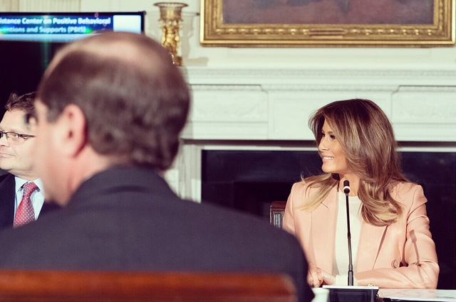 Мелания Трамп обсудила молодежные программы в Белом доме Новости