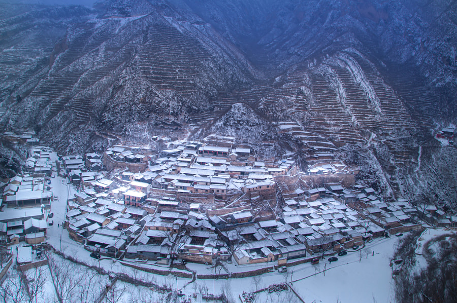 雪后爨底下 by 西门  on 500px.com