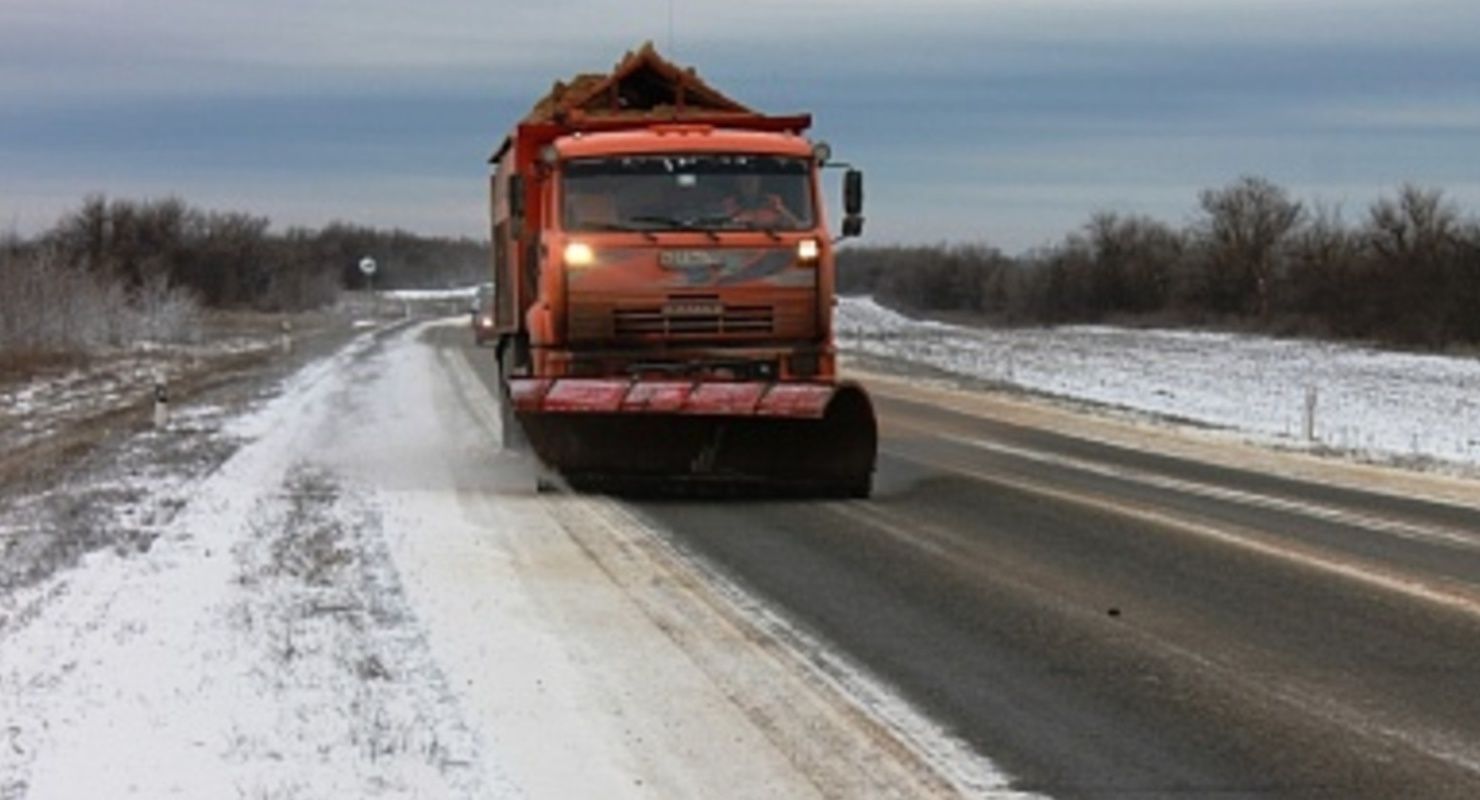 В Волгоградской области дорожники готовятся к очередному удару стихии