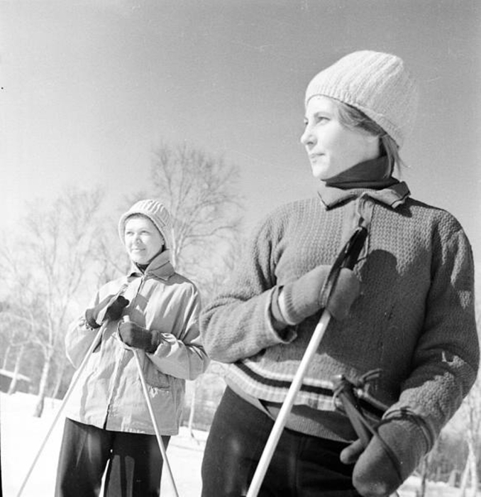 Студентки, комсомолки, спортсменки и просто красавицы. СССР, 1967 год. Автор фотографии: Садовников Юрий Николаевич.