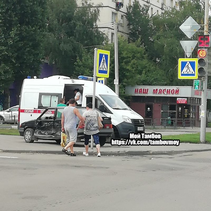 Мой тамбов. Пересечение Карла Маркса и Чичканова в Тамбове. Мой Тамбов в контакте. Тамбов авария на перекрестке августа Бебеля.