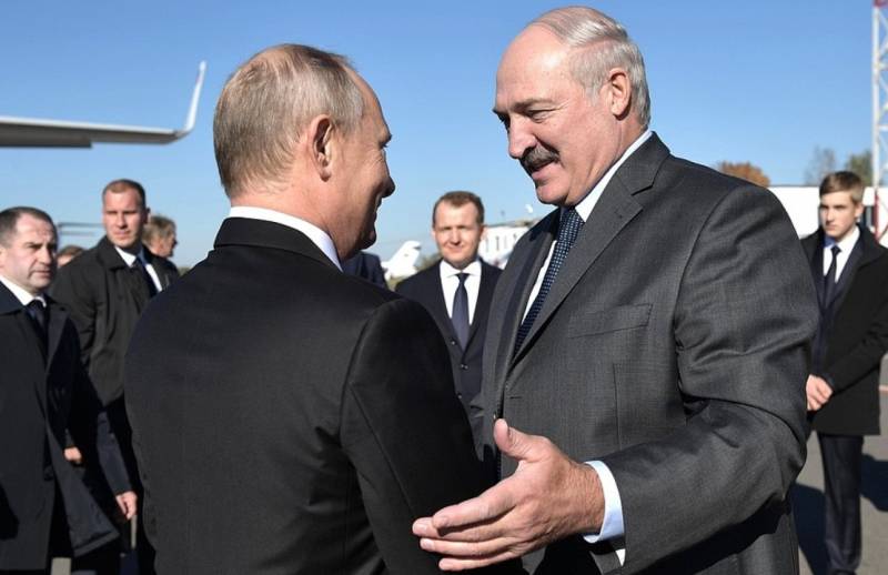 События в Белоруссии толкают Лукашенко в объятия Путина Политика