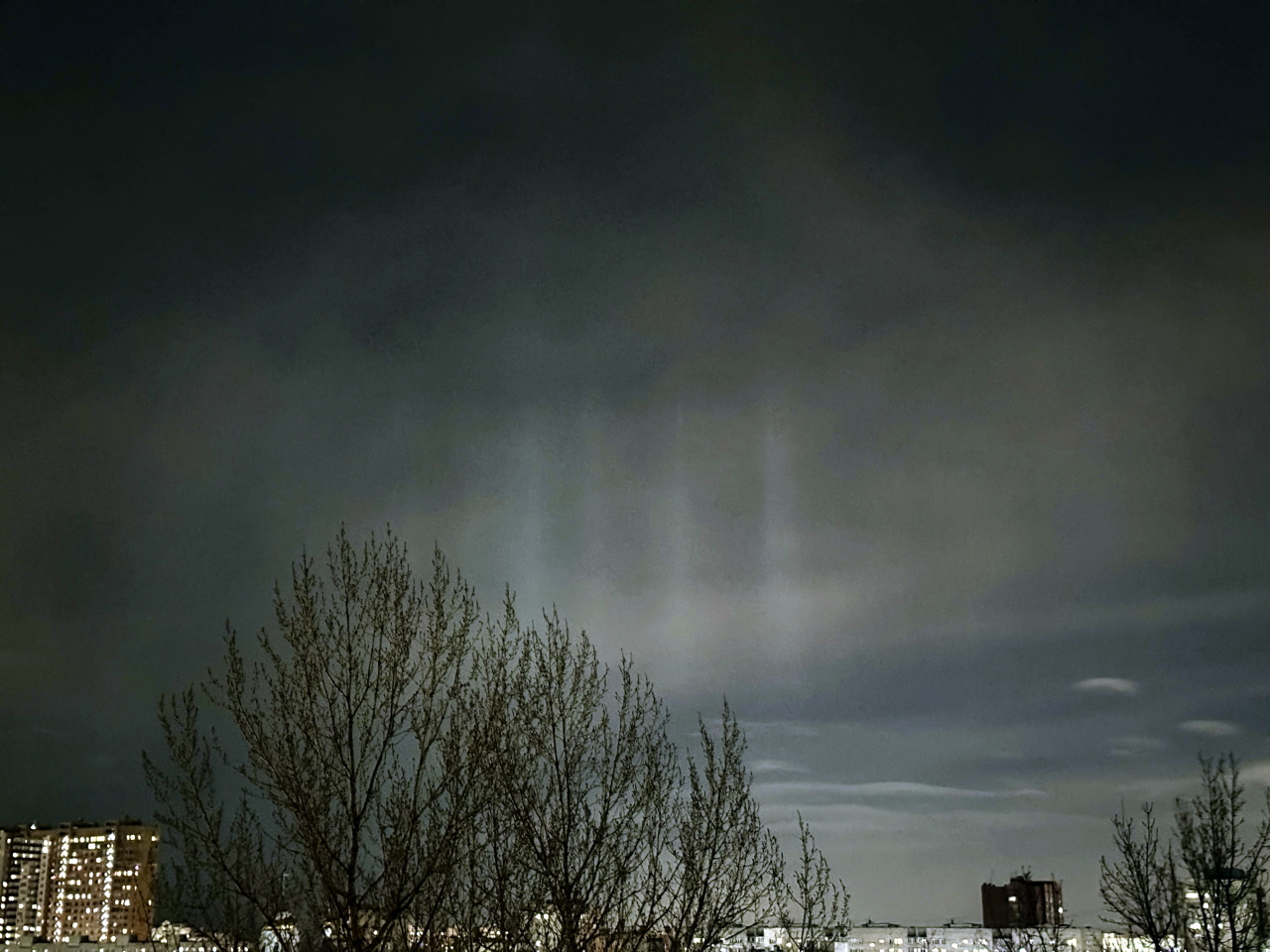 Самолёт или НЛО: под Челябинском с неба упали горящие обломки