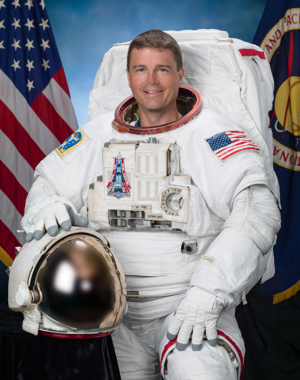 Попросил назвать кратер на Луне в честь жены, которая умерла от рака: что известно о самом обсуждаемом в Сети астронавте — Риде Уайзмане Уайзман, миссии, Кэролл, также, «Артемида2», Уайзмана, полет, после, когда, Землю, справа, дочками, фотосоцсетиРид, чтобы, астронавтов, Земле, науки, назвать, кратер, более