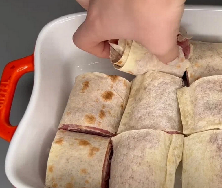 Такой ужин из лаваша и ФАРША просто обожают у нас: семья довольна, а мне нравится, что не сложно готовить