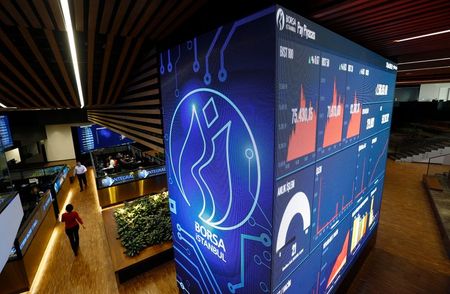 Traders walk on the floor of the Borsa Istanbul in Istanbul, Turkey February 29, 2016. REUTERS/Murad Sezer