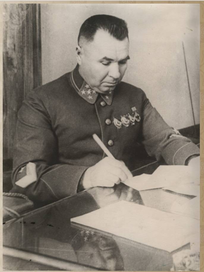 Сталин прощал ему мат. Кто он: генерал-бунтарь и солдат русского народа? Сталин прощал ему мат. Кто он: генерал-бунтарь и солдат русского народа? история